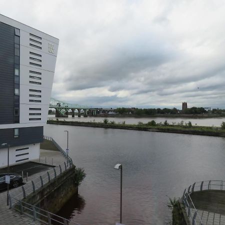 Home From Home With Fantastic Views Runcorn Exterior photo